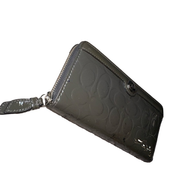 Coach Enamel 2Way Gray Patent Leather Hobo Shoulder Bag Embossed C's & wallet✨ - Picture 14 of 16